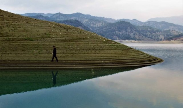 Menzelet Barajı her mevsim güzelliğiyle ilgi çekiyor