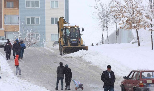 Meram Belediyesi ekipleri karla mücadele için sahada