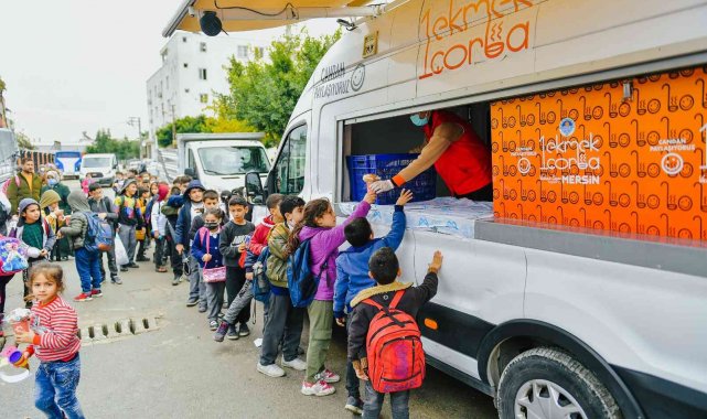 Mersin&#039;de &#039;1 ekmek 1 çorba&#039; dağıtımı artık tüm gün sürecek