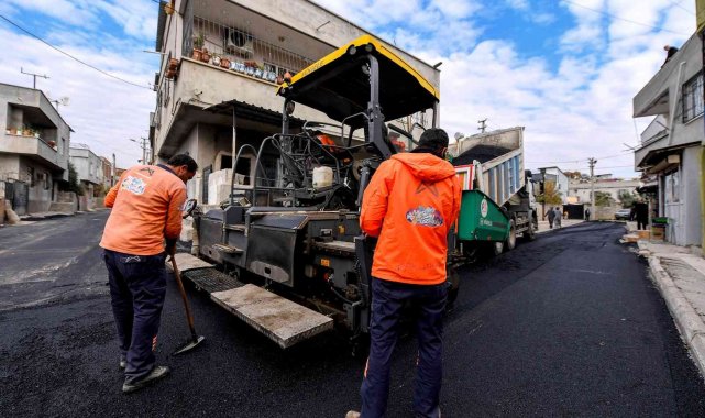 Mersin'de asfalt çalışmaları sürüyor
