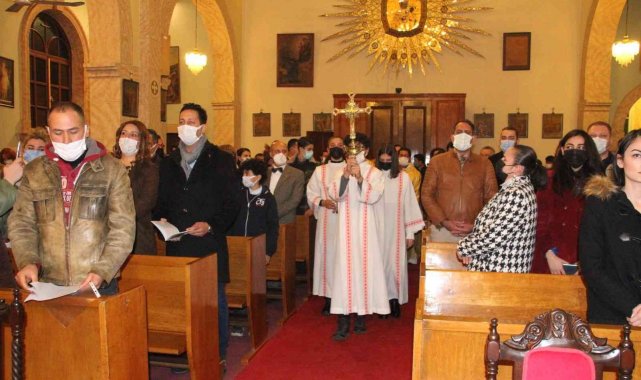 Mersin'de Hristiyan vatandaşlar Noel Bayramı'nı kutladı