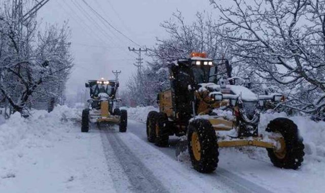 Mersin&#039;de karda mahsur kalan vatandaşlar kurtarıldı