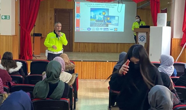 Mersin&#039;de okullardaki trafik eğitimleri sürüyor