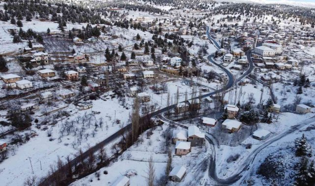 Mersin'de yayla ve ormanlar beyaz gelinliğini giydi
