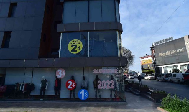 Merter tekstil piyasasında etiketler dolara dönüştü