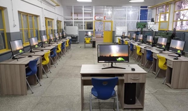 Meslek lisesi'ne CNC simülasyon ve hidrolik pnömatik laboratuvarı kuruldu