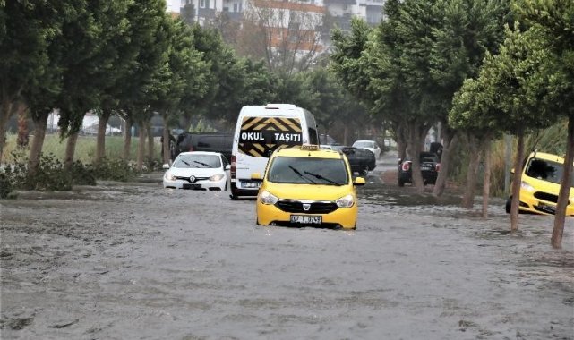 Meteoroloji'nin 'kırmızı' kodlu uyardığı Antalya'da 3 ilçede okullar tatil edildi