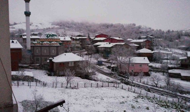 Mevsimin ilk karı yağdı, kartpostallık görüntüler ortaya çıktı