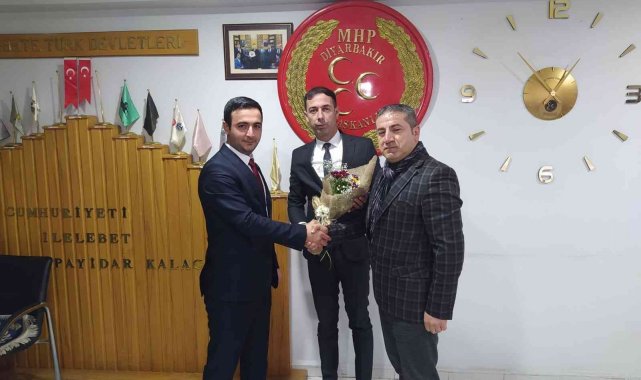 MHP Kayapınar&#039;da bayrak değişimi