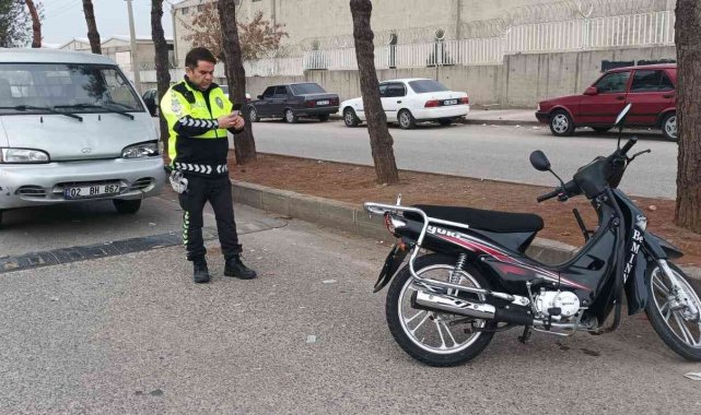 Midibüs ile motosiklet çarpıştı: 1 yaralı