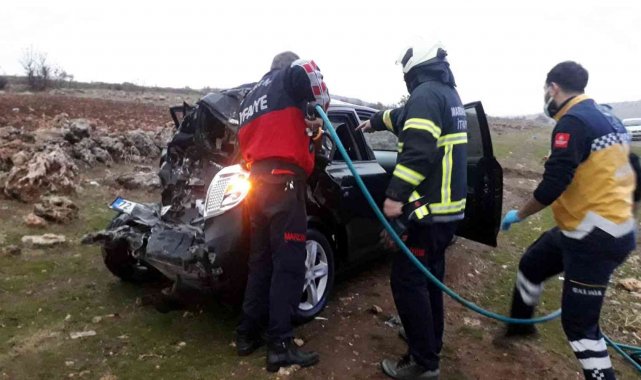 Midyat'ta trafik kazası, 1'i ağır 3 yaralı