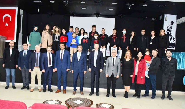 Milas'ta başarılı öğrenciler ödüllendirildi