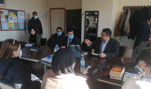 Milli Eğitim Müdürü kazada yaralanan öğrencileri ziyaret etti