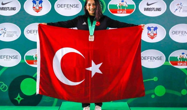 Milli Güreşçi Mehlika Öztürk, Malatya İdmanyurdu'na transfer oldu