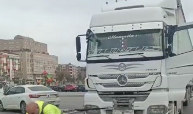 Milli sporcu 18 tonluk tırı çekti