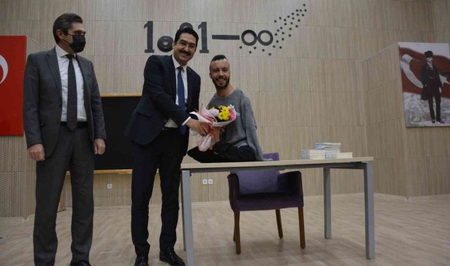 Milli Yüzücü Sefa Yurtkölesi öğrencilerle buluştu