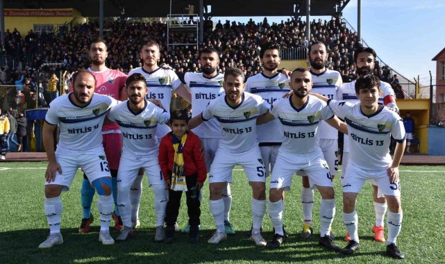 Minik Efe kumbarasındaki parayı zor durumdaki takıma bağışladı