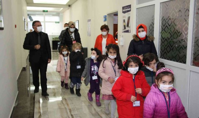 Minik öğrencilerden Başkan Özdoğan'a ziyaret