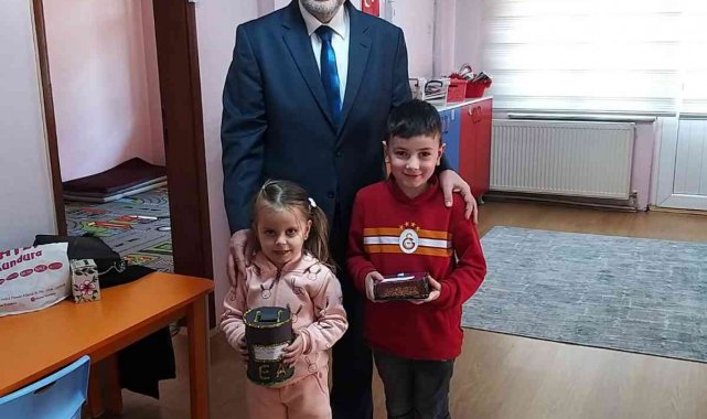 Minik öğrencilerden büyük destek