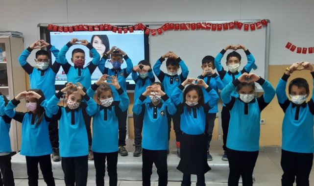 Minik öğrencilerden engellilere videolu destek