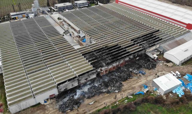 Mobilya fabrikasındaki hasar gün ağırınca ortaya çıktı