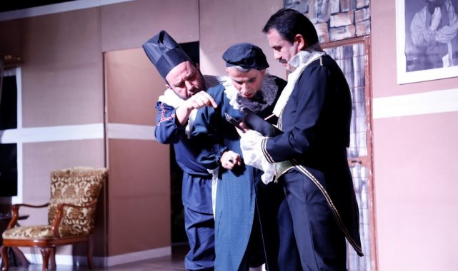 Moliere&#039;nin Cimri&#039;si İnegöllüleri kahkahaya boğdu