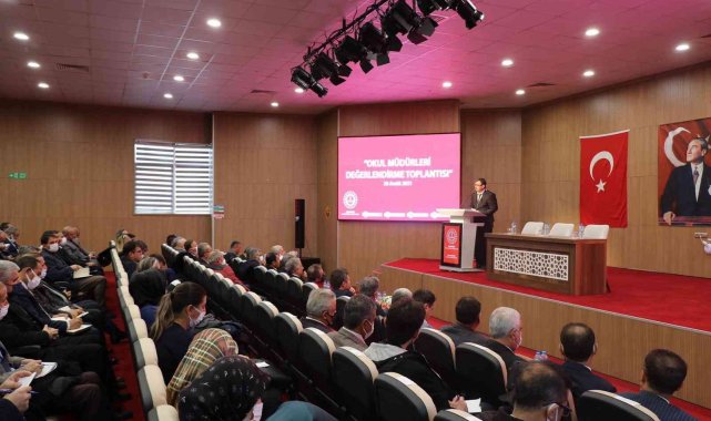 Müdür Gönen, 2021 yılı değerlendirme ve istişare toplantısı yaptı