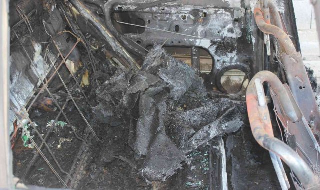 Muhtarın otomobili kundaklandı