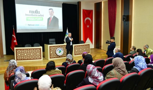 Muhtarların eşleri, Yeşilyurt'taki yatırım alanlarını inceledi