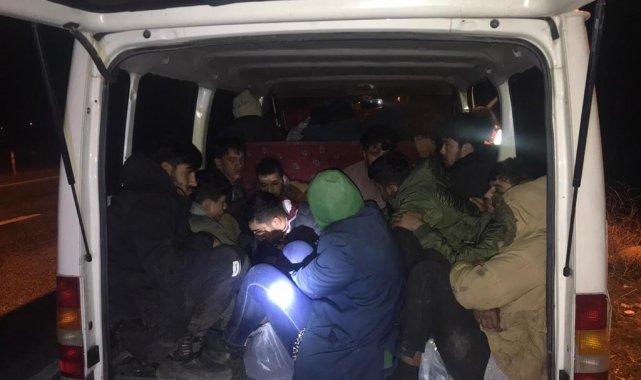 Muradiye'de 19 düzensiz göçmen yakalandı
