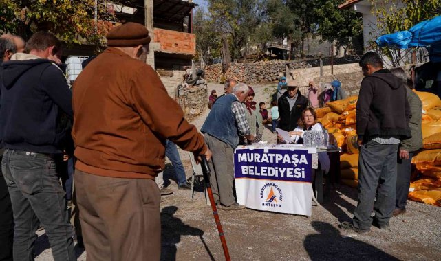 Muratpaşa'dan Gündoğmuş'a 32 ton hayvan yemi