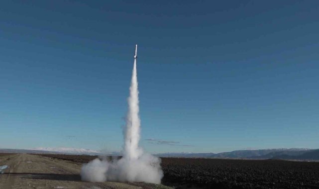 Muş'ta 'Şahi' roketi fırlatıldı