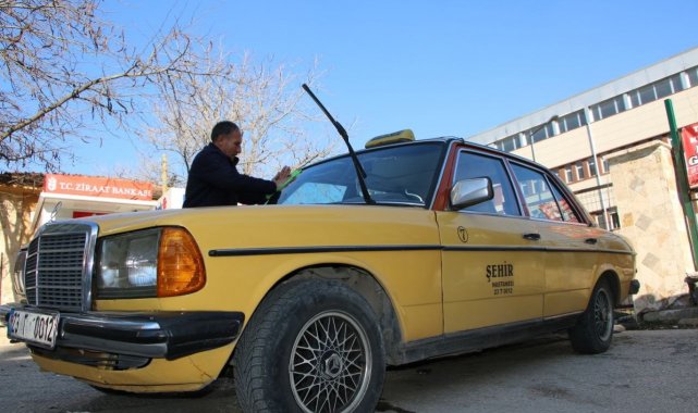 Müslüm Gürses binmişti, kentin en eski ve lüks taksisi halen yollarda