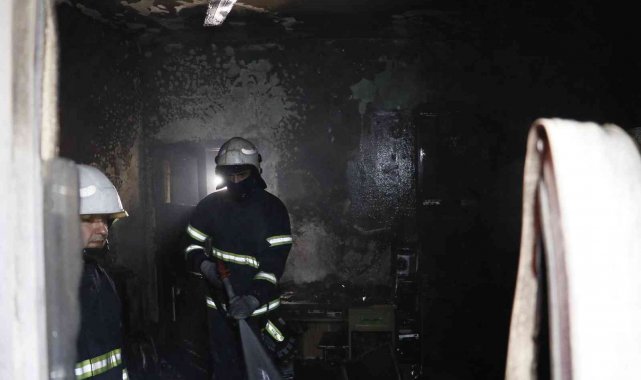 Müstakil evde elektronik eşyalar bomba gibi patladı