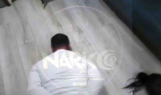 Narkotik polisleri uyuşturucuya geçit vermiyor