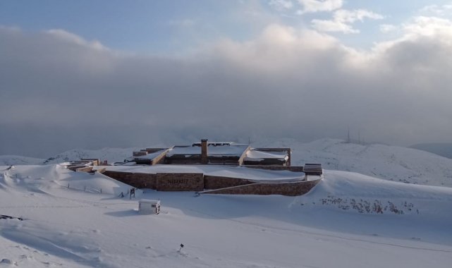 Nemrut Dağı buz tuttu