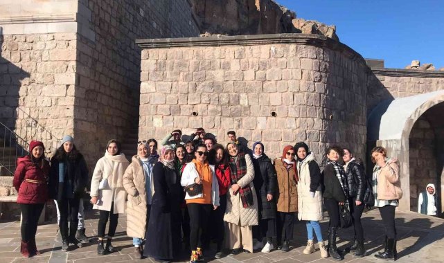 NEVÜ Avanos Güzel Sanatlar MYO Öğrencileri Yer Altı Şehri Gezisi&#039;ne Katıldı