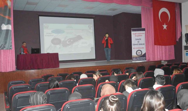 Niksar'da Lise öğrencilerine 'Gençlik ve Güvenli Gelecek' semineri verildi
