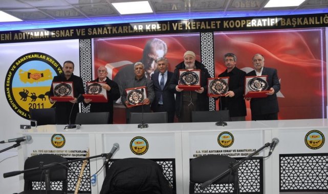 Odada görev alan yöneticilere plaket verildi