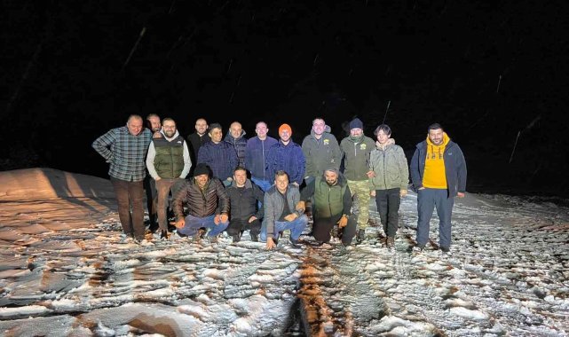 Offroad tutkunları kar yağışı ile buluştu