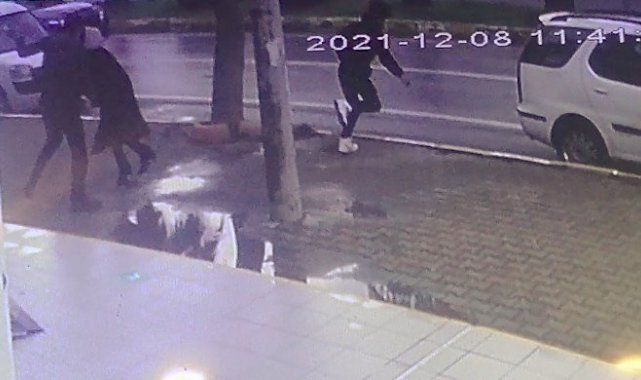 Öfkeli koca evi terk eden karısını 230 kilometre takip edip sokak ortasında bıçakladı