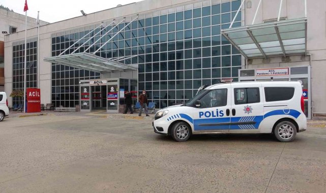 Öğrenci, müdür yardımcısını bıçakladı