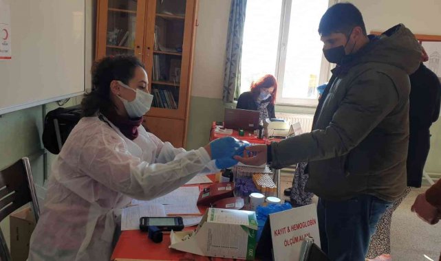 Öğrenciler ailelerini kan vermeye teşvik etti