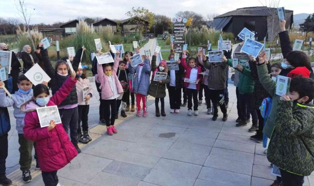 Öğrenciler, kuşları hayranlıkla izledi