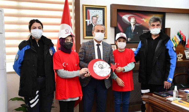 Öğrencilerden İl Milli Eğitim Müdürü Akbaş'a ziyaret