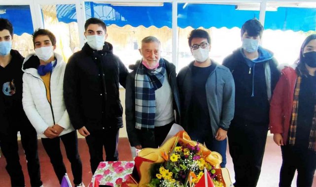 Öğrencilerden sanatçı Ahmet Mekin'e ziyaret