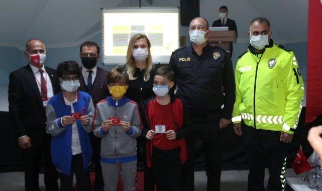 Öğrencilere trafik güvenliği eğitimi verildi