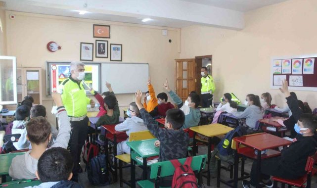 Öğrencilere trafik güvenliği eğitimi