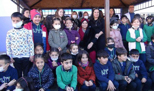 Öğrencilerin harçlıklarıyla Van'dan Antalya'ya kardeşlik köprüsü