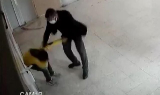 Öğrencisine şiddet uygulayan öğretmen görevinden alınarak memurluğa verildi